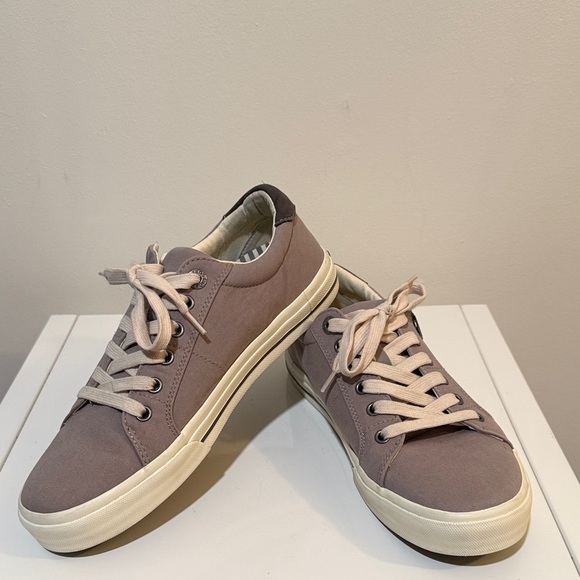 Taos Footwear Shoes - Taos Women's Z Soul Canvas Sneakers size 9.5